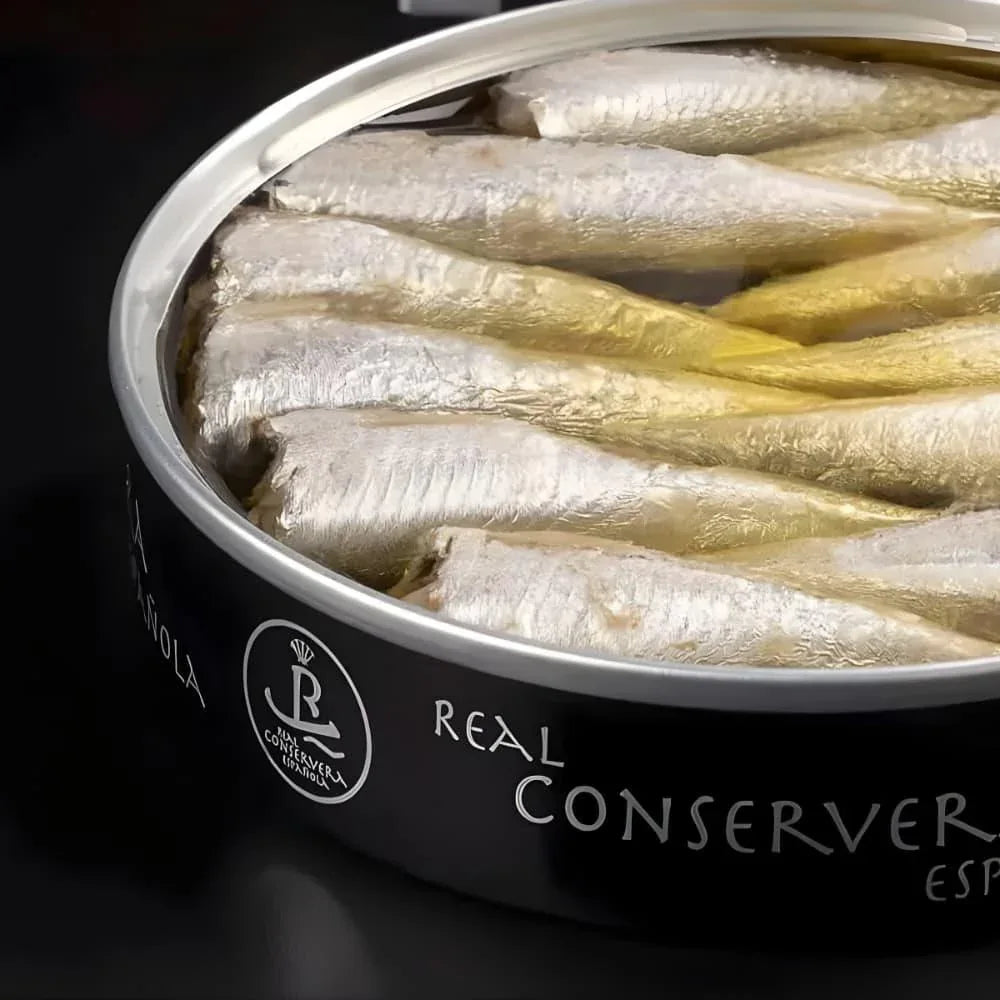 Sardinillas en Aceite de Oliva (Kleine Sardinen aus Galizien) Real Conservera Espanola