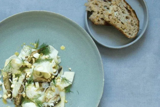 Brisling Nr. 1 Ostseesprotte mit Heidekraut und Kamille Fangst Nordic