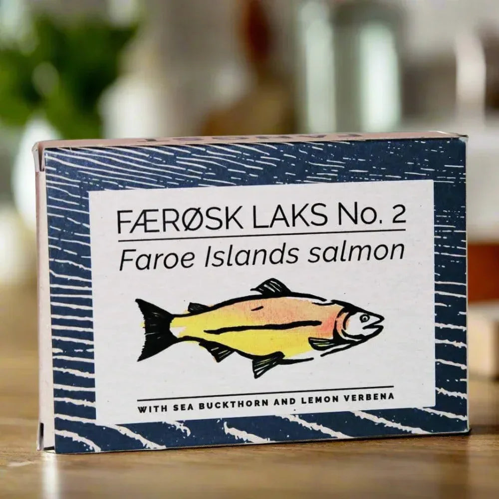Lachs N°2 aus den Färöer Inseln, mit Sanddorn und Zitronenverbene Fangst Nordic