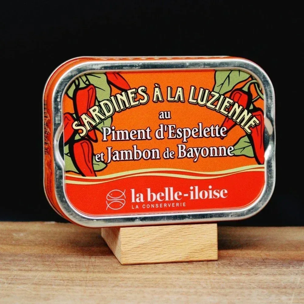 Sardines à la Luzienne (mit Tomate, Piment d'Espelette und Bayonner Schinken) Belle Iloise